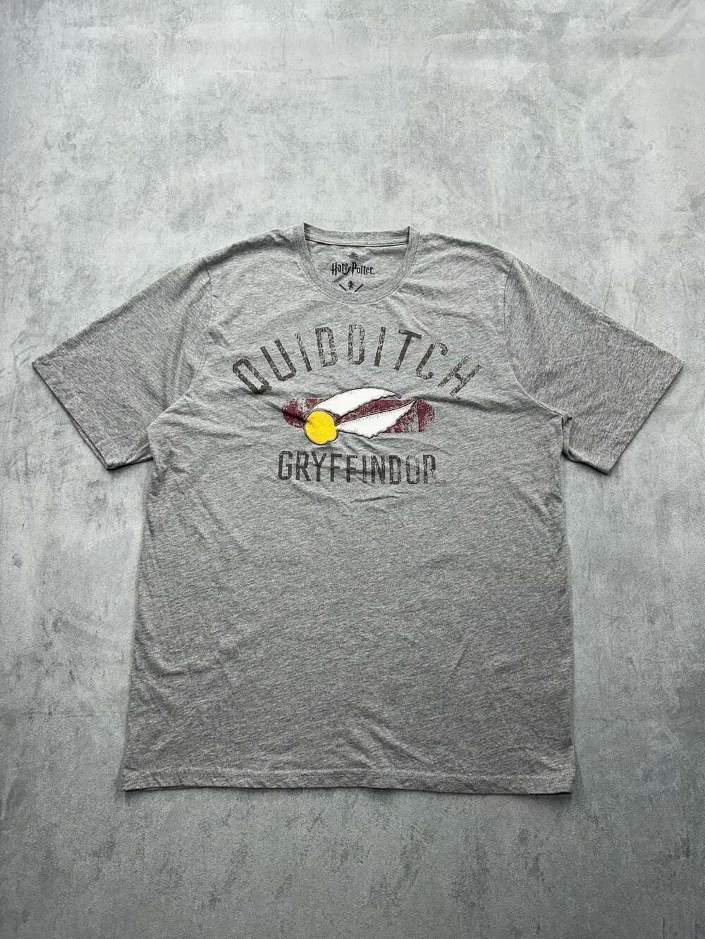 Wizarding World of Harry Potter Gryffindor Quidditch Gray Graphic T-Shirt